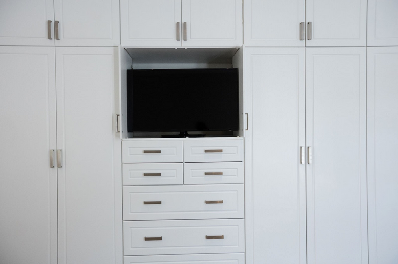Smart Storage Solutions: Transform Your Home with Stylish Built-Ins and Custom Cabinetry